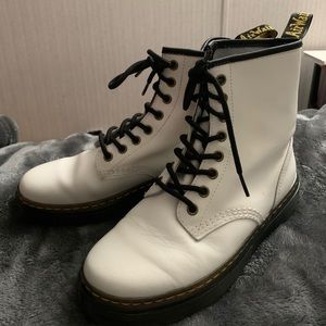 Dr. Marten Womens Combat boots